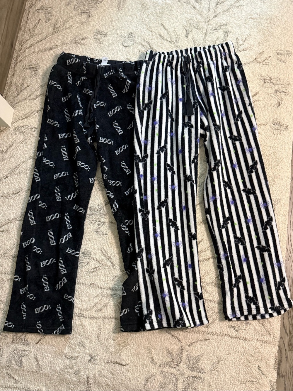 Blink Halloween Fleece Pajama Pants Bundle Size Medium | Boo & Bat Prints - Picture 2 of 9